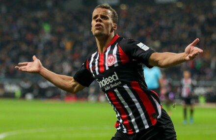 American Timothy Chandler scores equalizer for Frankfurt in Bundesliga draw