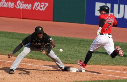 Pirates trade All-Star first baseman Josh Bell to Nationals