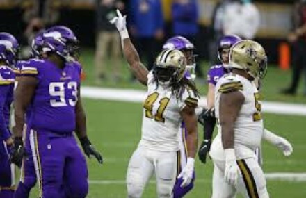 Kamara scores 6 TDs as Saints clinch NFC South