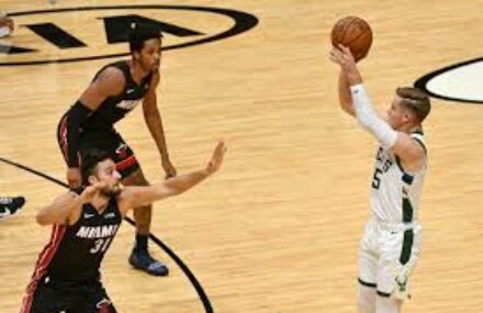 NBA roundup: Bucks set three-point record in rout of Heat