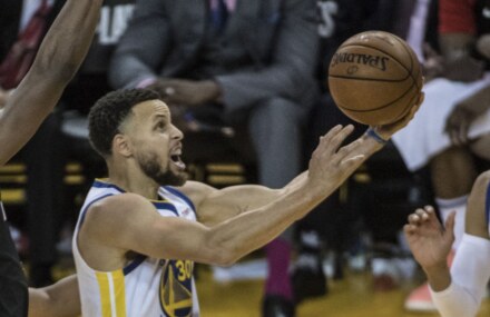 Warriors’ Stephen Curry burns Blazers with career-high 62 points