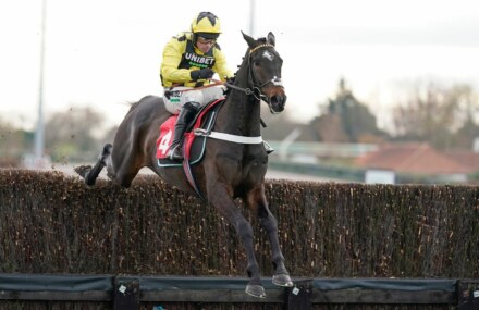 Shisking and Envoi Allen top Cheltenham novice chase entries