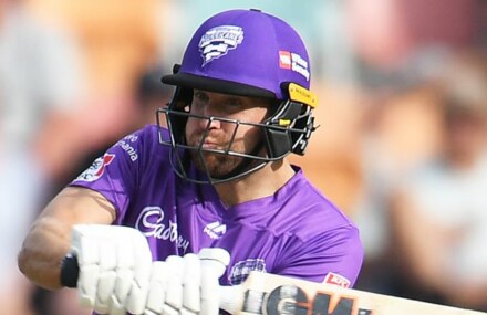 England batsman Dawid Malan scores his first Big Bash League fifty as Hobart Hurricanes beat Melbourne Stars