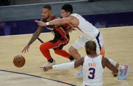 Devin Booker’s big night helps Suns down Blazers