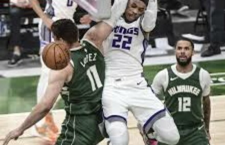 Bucks overwhelm Kings in 128-115 win