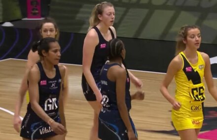 Vitality Netball Superleague: Manchester Thunder remain unbeaten, Strathclyde Sirens win again