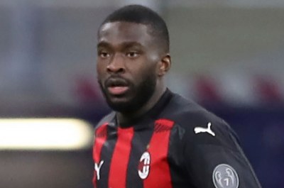 Fikayo Tomori: AC Milan want talks with Chelsea over permanent option to buy