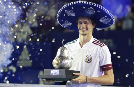 Tennis-Zverev beats Tsitsipas to win Mexican Open in Acapulco thriller