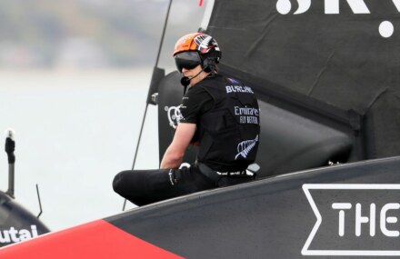 Sailing-Luna Rossa take 2-1 lead over Team New Zealand in America’s Cup