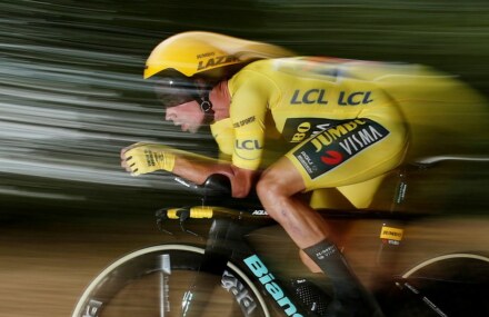 Cycling-Roglic consolidates Paris-Nice lead with another stage win