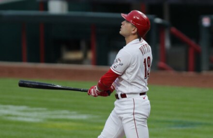 Joey Votto back with Reds after COVID-19 battle