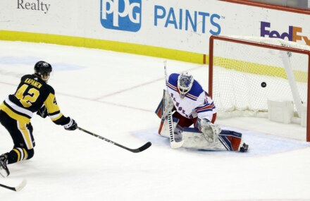 NHL roundup: Penguins bury Rangers with first-period flurry