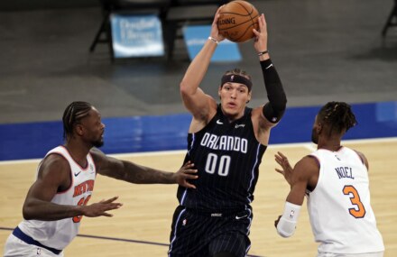 NBA roundup: Magic defeat hot Nets to end 9-game slide