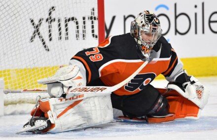 Trying to halt March badness, Flyers face improving Rangers