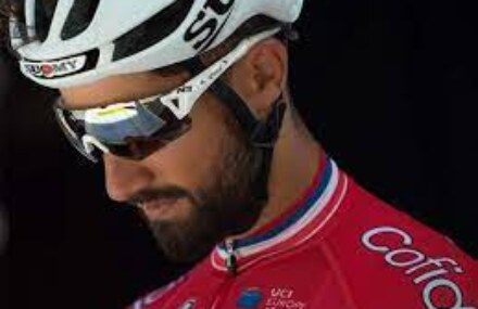 Cycling-Stewart suffered broken hand in Bouhanni incident