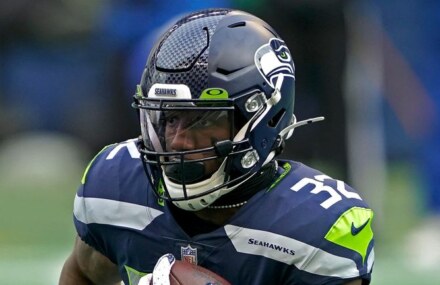 Chris Carson: Seahawks agree two-year deal to keep running back in Seattle