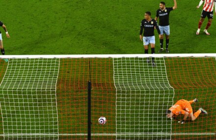 Sheff Utd 1-0 Aston Villa: David McGoldrick secures victory for defiant 10-man Blades