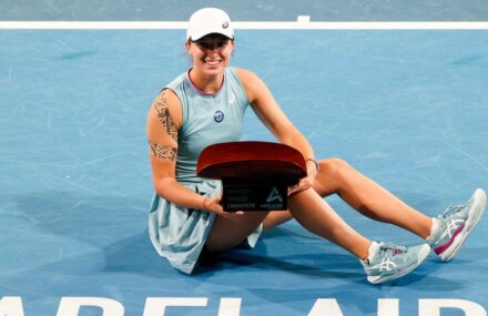 WTA Tour 2021: Iga Swiatek beats Belinda Bencic to win Adelaide International