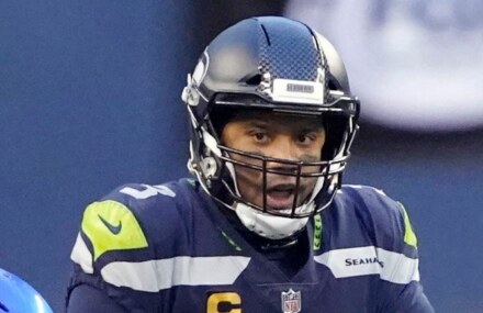 Warren Moon dismisses suggestion Russell Wilson is unhappy with Seattle Seahawks