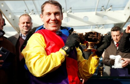 Horse racing-Four times champion jump jockey Johnson retires