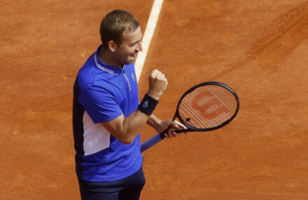 Evans stuns world No.1 Djokovic in Monte Carlo