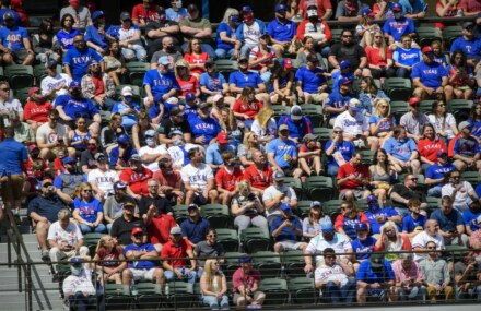 Baseball-Fans pack stands as Texas Rangers welcome full capacity