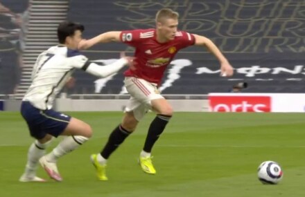 Edinson Cavani’s goal for Man Utd at Spurs inevitably disallowed, Dermot Gallagher tells Ref Watch